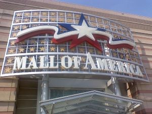 Mall of America Sign from WikiCommons The work of Joe Chill 2